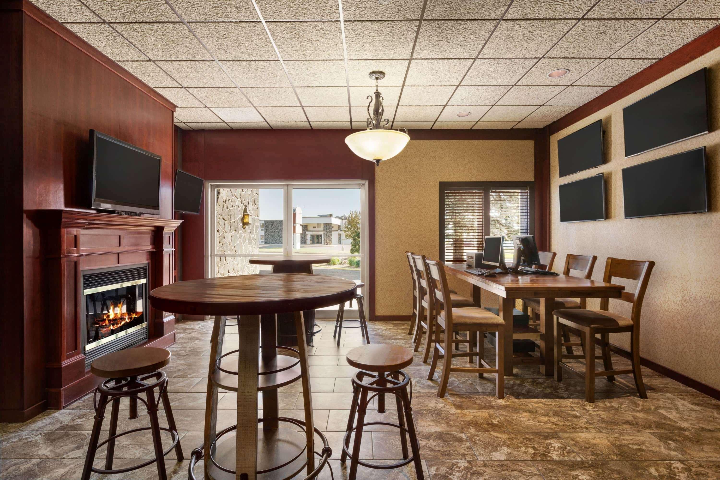 Hotel Baymont By Wyndham Mandan Bismarck Area Extérieur photo